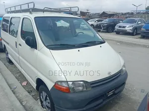 Toyota HiAce 2005 Brown