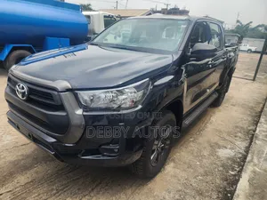 New Toyota Hilux 2025 Black