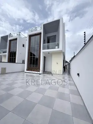 5bdrm Duplex in Chevron for sale