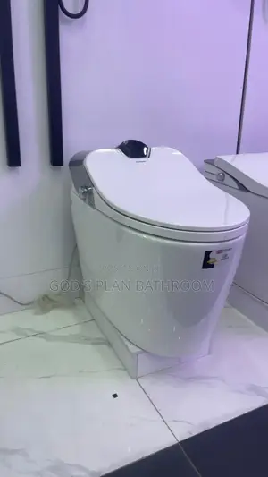 Censor Watercloset With Display Screen