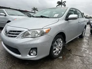 Toyota Corolla LE 4dr Sedan (1.8L 4cyl 4A) 2013 Silver