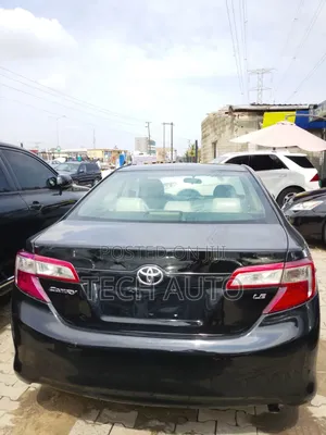 Toyota Camry LE 4dr Sedan (2.5L 4cyl 6A) 2012 Black
