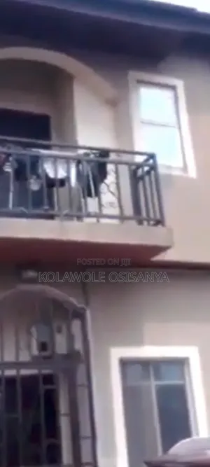 8bdrm Block of Flats in Iba / Ojo for sale