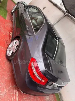 Mercedes-Benz E350 Base 4dr 4Matic Sedan AWD (3.5L 6cyl 7A) 2012 Gray