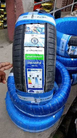 Quality Car Tire for Hyundai Sonata235/45r18 98v Xl Tire