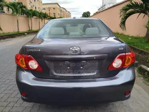 Toyota Corolla LE 4dr Sedan (1.8L 4cyl 4A) 2010 Gray