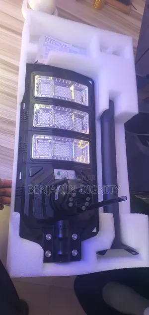 450 Solar Street Light With CCTV Security Camera
