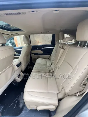 Toyota Highlander XLE 4dr SUV AWD (3.5L 6cyl 6A) 2015 Gold