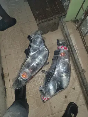 Headlight Infiniti Ex35