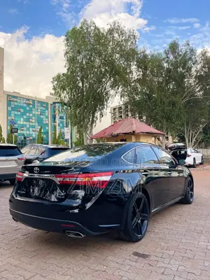 Toyota Avalon XLE Sedar FWD (3.5L 6cyl 6A) 2013 Black