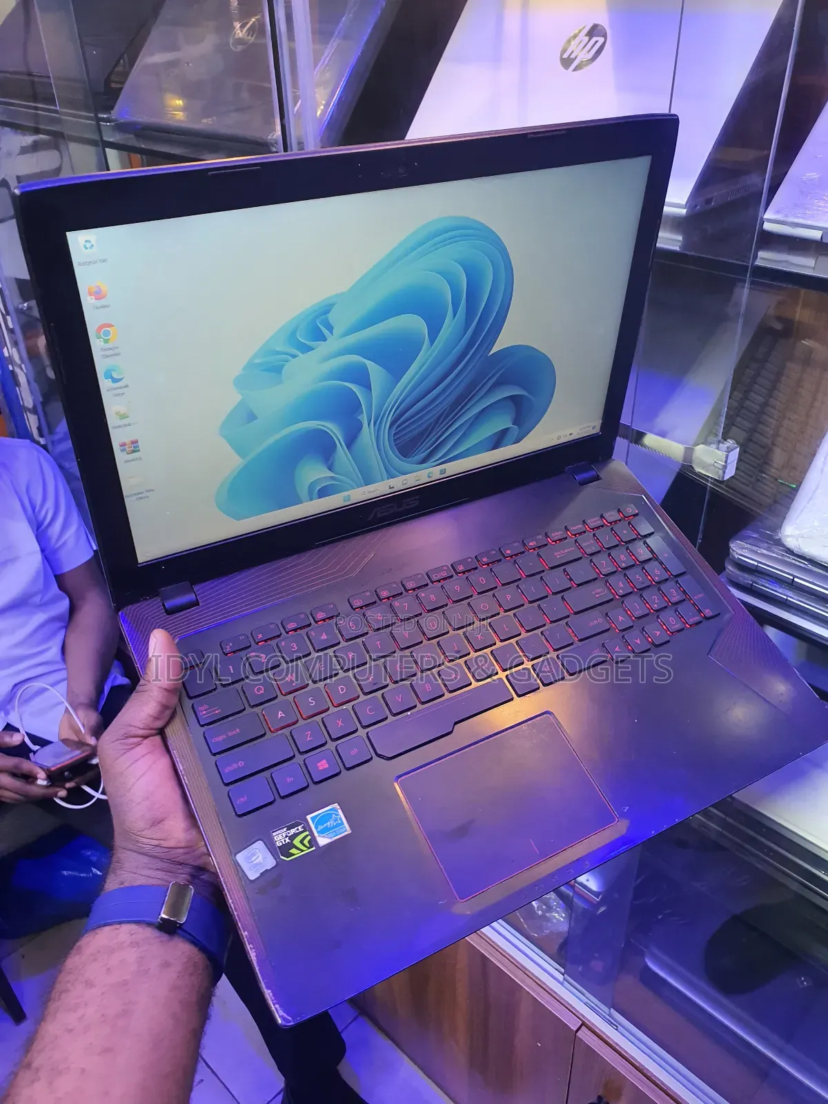 Laptop Asus FX553VD 16GB Intel Core I7 SSD 512GB