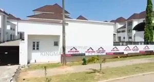 5bdrm Duplex in Guzape District for sale