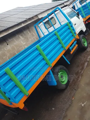 Toyota Dyna 150 Big Bucket White