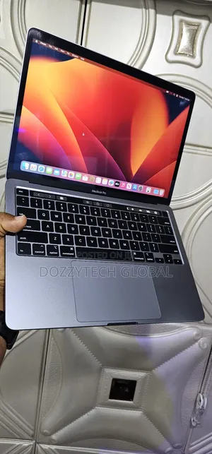 Laptop Apple MacBook Pro 2020 16GB Intel Core i7 SSD 512GB