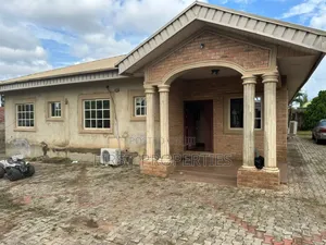 4bdrm Bungalow in Idi Ishin Jericho, Ibadan for sale