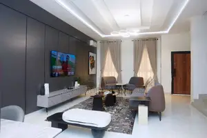 Luxurious 3bedroom Terrace With Gym and Snooker