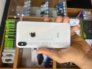 Apple iPhone XS Max 64 GB White