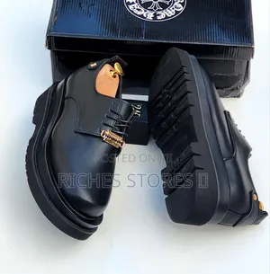 Exclusive Quality Black Derby Leather Lace-Up Shoes.