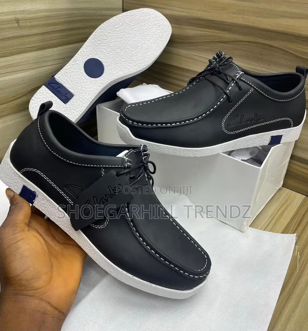 Trendy Men's Wallabees
