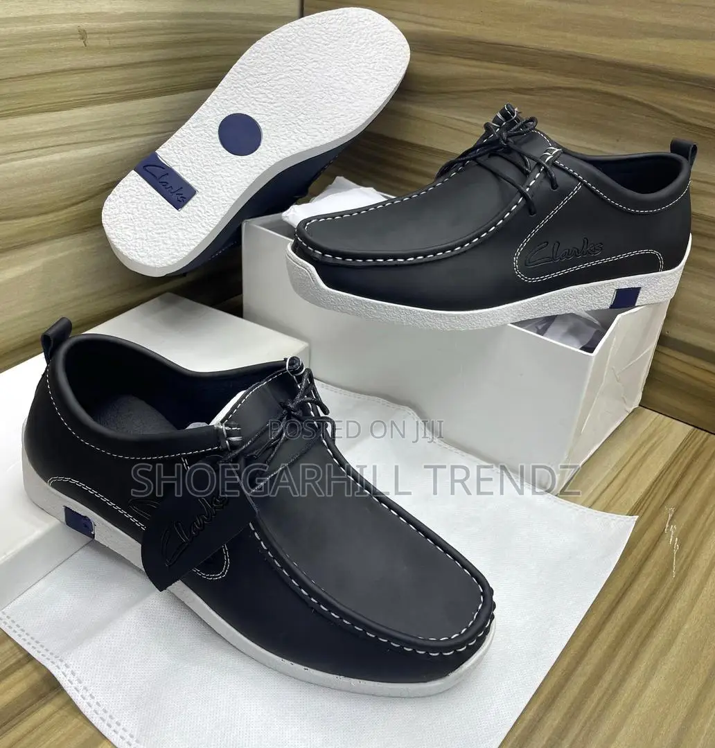 Trendy Men's Wallabees