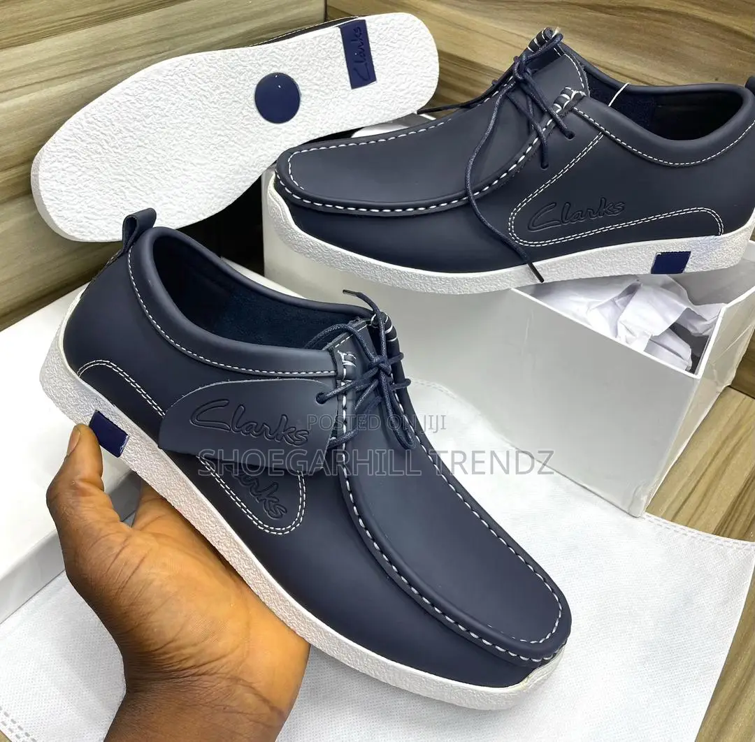 Trendy Men's Wallabees
