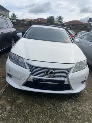 Lexus ES 350 FWD 2014 White