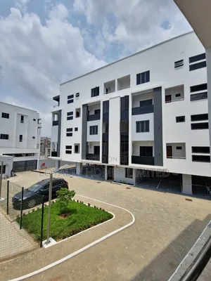 Furnished 4bdrm Maisonette in Surulere for sale