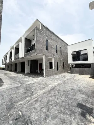 Furnished 4bdrm Townhouse/Terrace in Ikota for sale