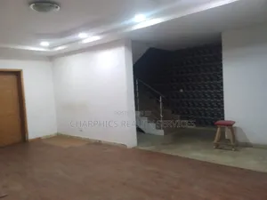 3bdrm Duplex in Lekki Phase 2 for rent