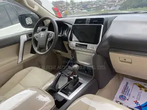 Toyota Land Cruiser Prado 2.7 2023 White