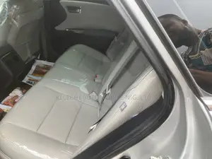 Toyota Avalon XLE Premium Sedan FWD (3.5L 6cyl 6A) 2013 Silver