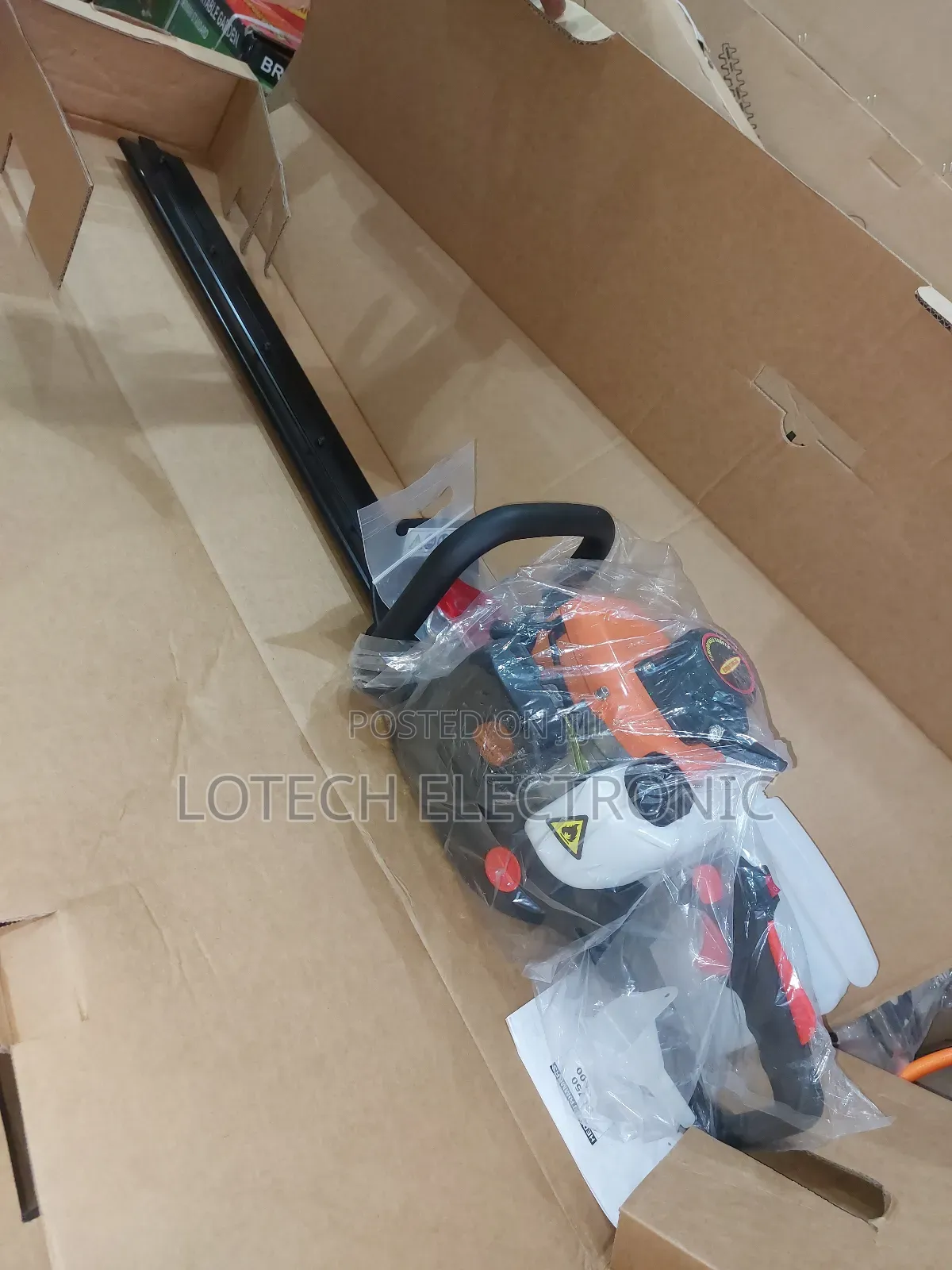  
Powerful Hedge Trimmer Designed for Shaping Cutting Faster