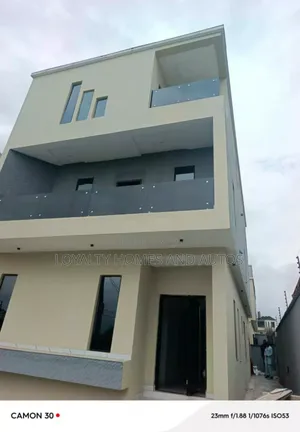 Furnished 5bdrm Duplex in Lekki Phase 1 for sale