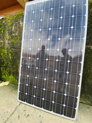 300watts 72cells High Efficiency Canadian Monocrystalline Solar Panel