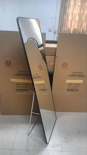 High Quality Stand Mirror