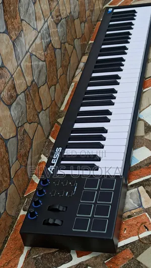 Alesis V61 Midi Usb Keyboard/Controller