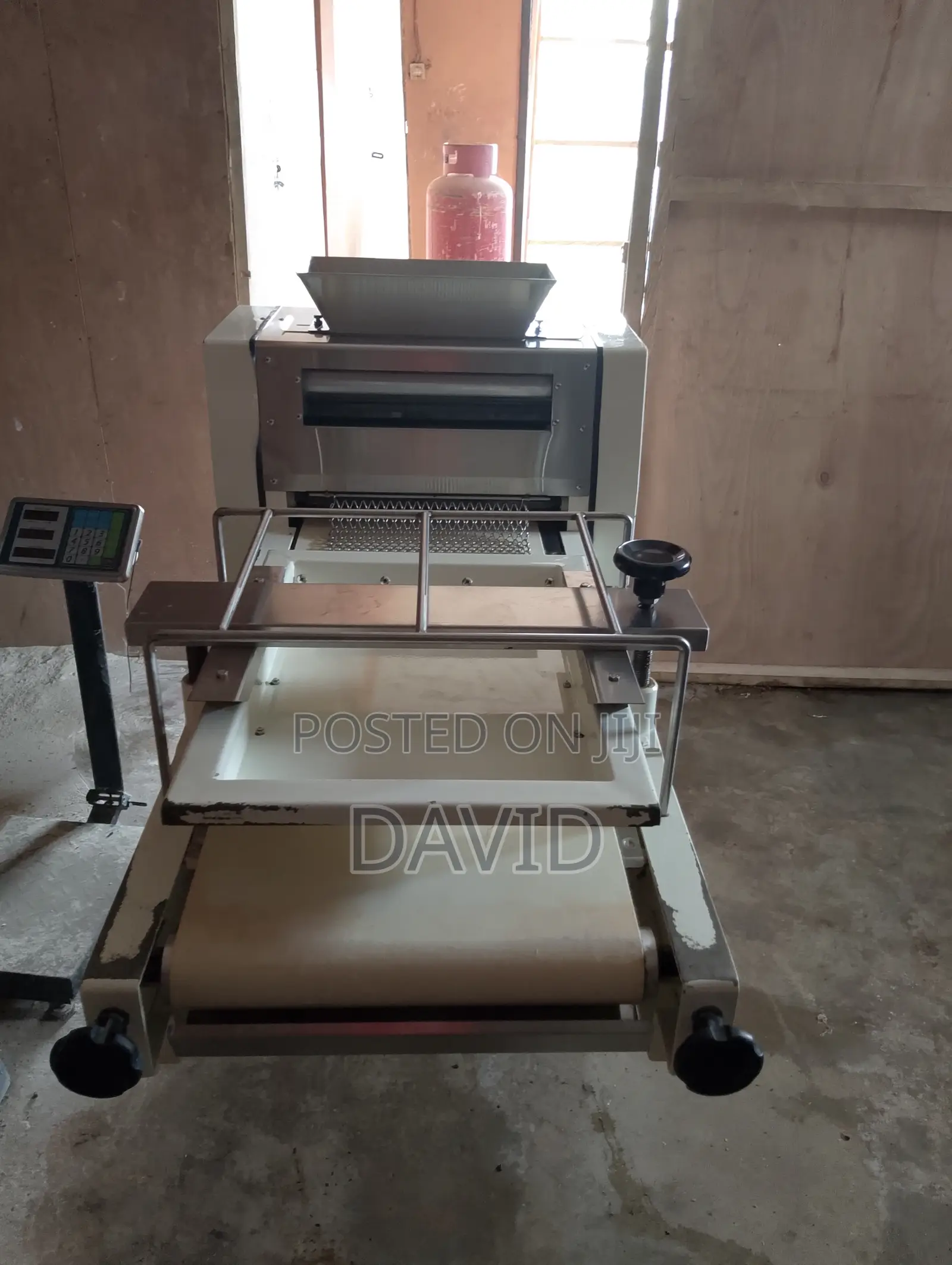Bread Dough Moulder