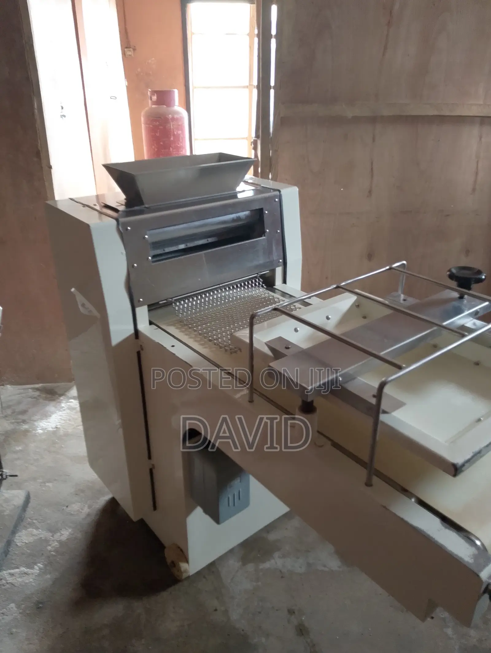 Bread Dough Moulder