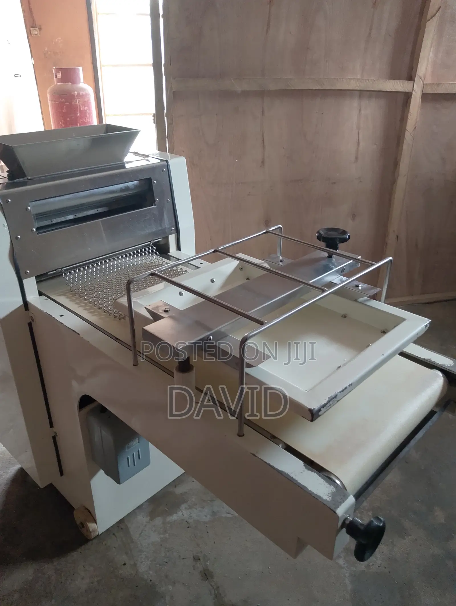Bread Dough Moulder
