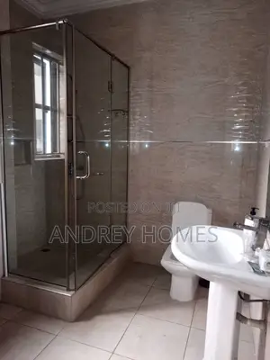 3bdrm Apartment in Lekki Phase 1 for rent