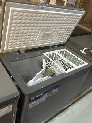 200 Liters Skyrun Chest Freezer Low Energy Consumption