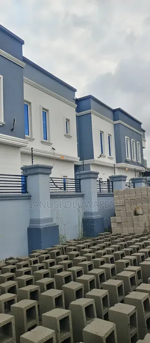 4bdrm Duplex in Ogudu-Orioke for sale