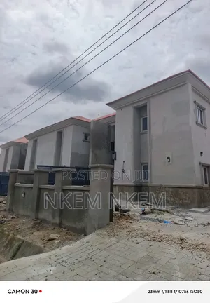 4bdrm Townhouse/Terrace in CBN to Vascomi, Apo District for Sale