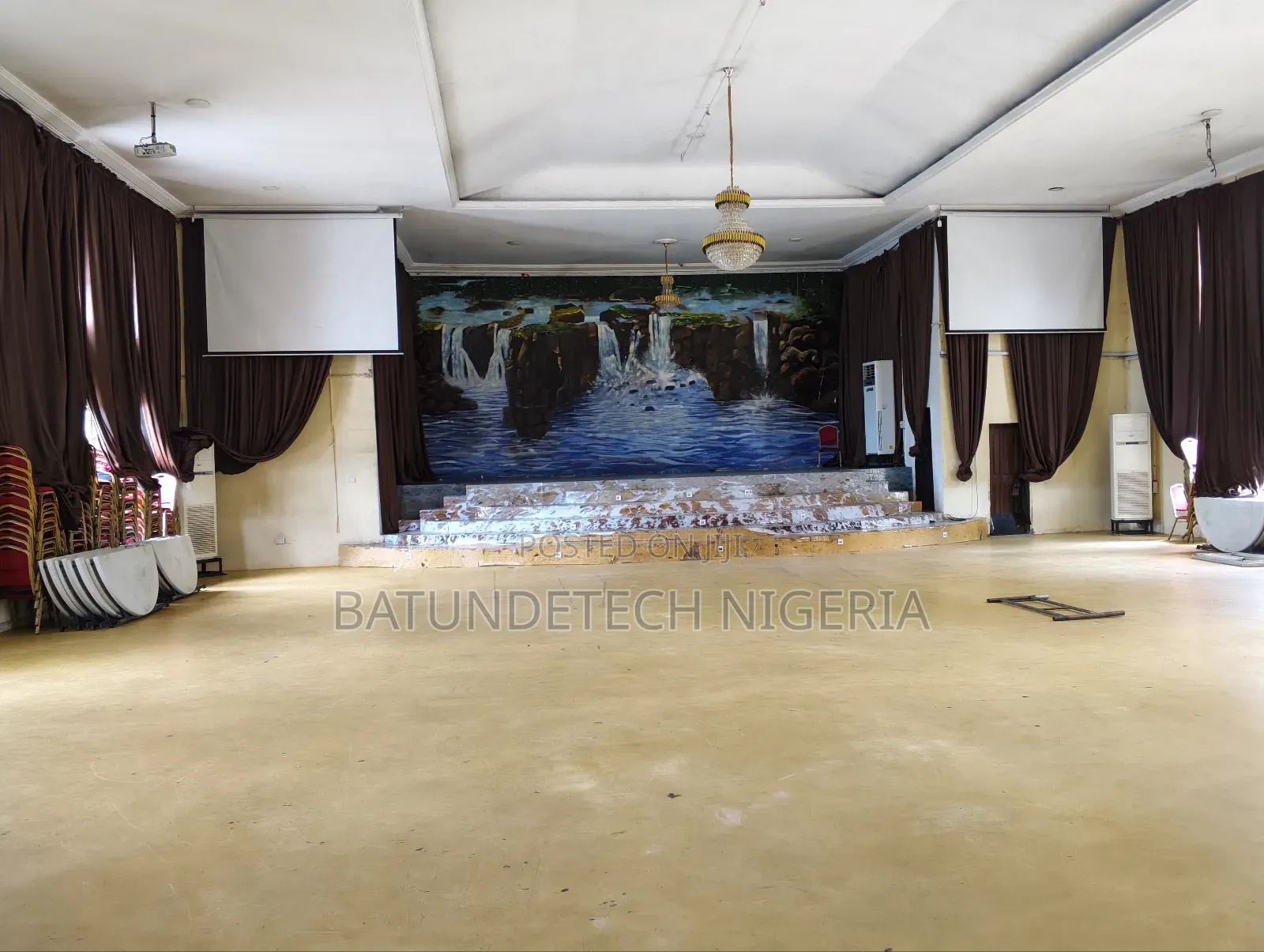 45 Rooms Hotels With Event Center Functioning.