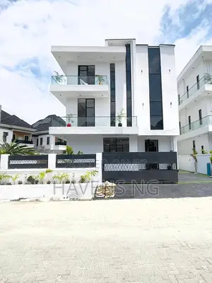 5bdrm Duplex in Chevron for sale