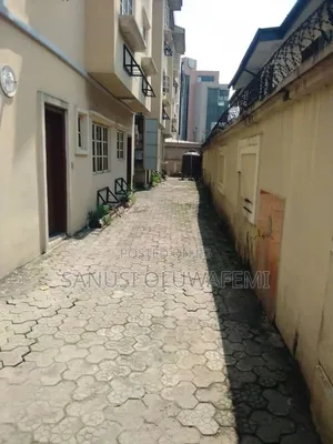 3bdrm Block of Flats in Ikeja for rent