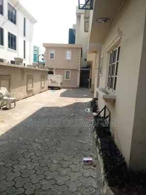 3bdrm Block of Flats in Ikeja for rent