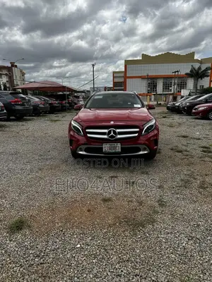 Mercedes-Benz GLA 250 2015 Red