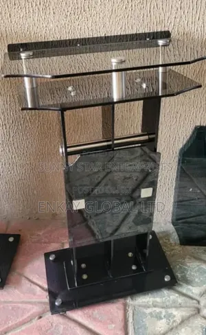High Quality Executive Thick Glass Pulpit