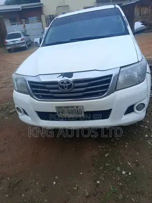 Toyota Hilux 2012 White